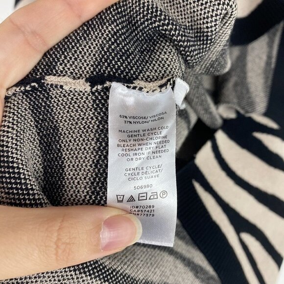 Ann Taylor Women's Zebra Print Sweater Size XS Animal Print Black Tan Pullover - Picture 3 of 7